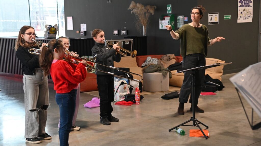 Cheffe d’orchestre de DEMOS