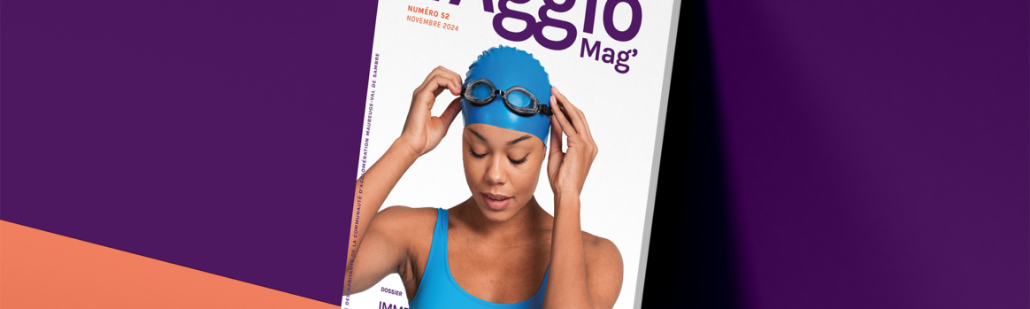 Free PSD Premium Branding Magazine Mockup2